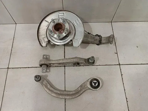 Tesla Model 3 Standard Range FLH Hub 1044311-00-E Wheel Bearing Housing Front Left