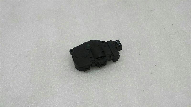 BMW 1 Series F20 Vent Flap Engine 64119231884 Servo Motor