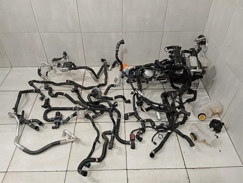 JAGUAR i-PACE X590 EV400 Pipe J9D3-8D300-AA Hose