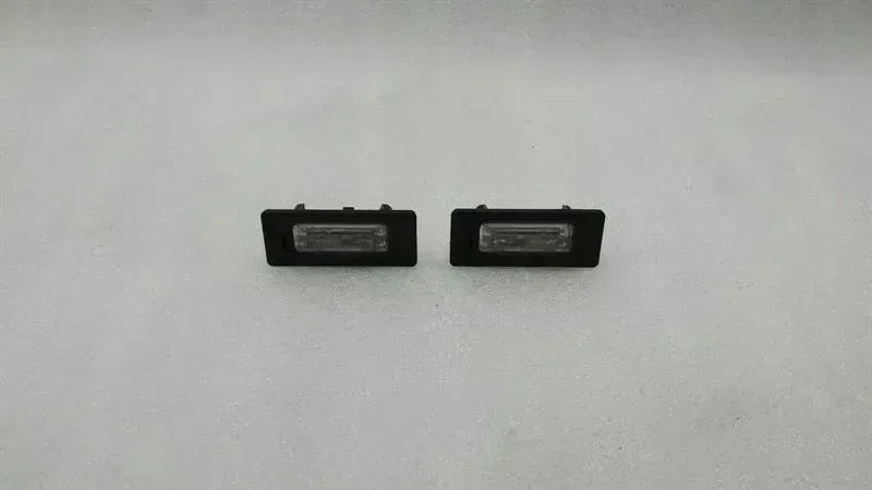 AUDI A5 8T PAIR NUMBER PLATE LIGHTS 8T0943021 LICENSE PLATE LIGHT SET