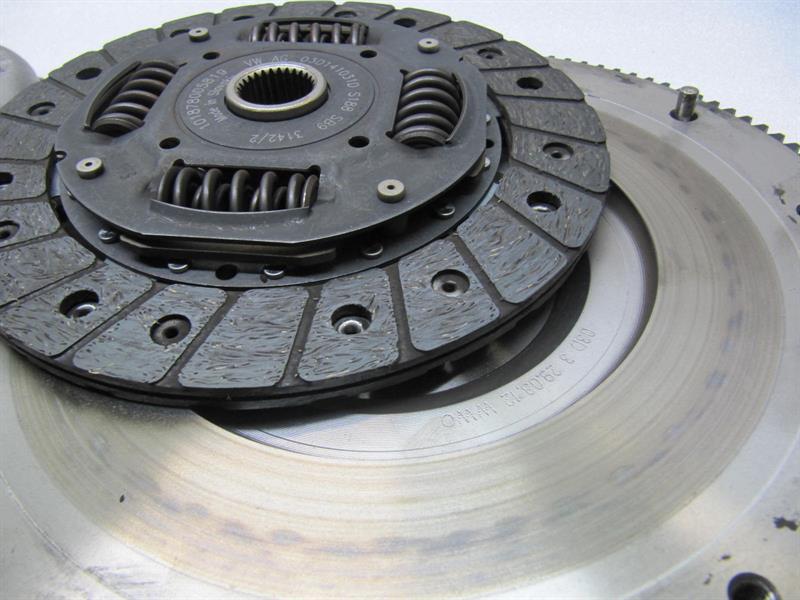 VW Lupo 1.2 2012 Flywheel + Clutch 04C105269B 03D141031D 03D141025D ZMS flywheel