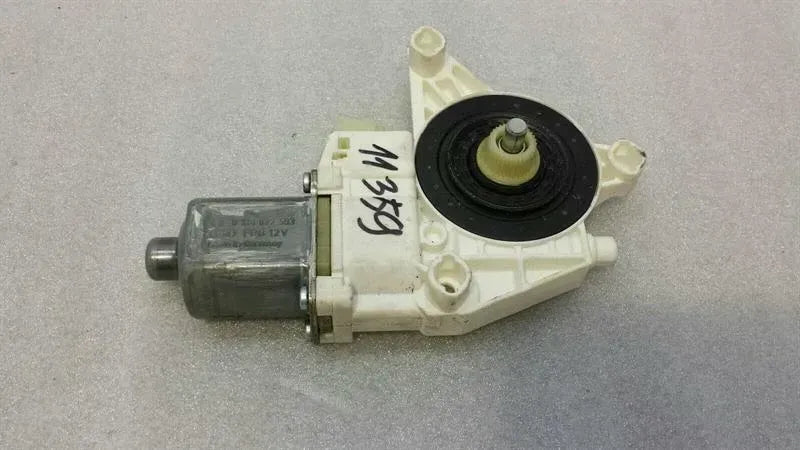 Mercedes C Class W204 Door Window Motor A2048200142 Window Regulator Motor