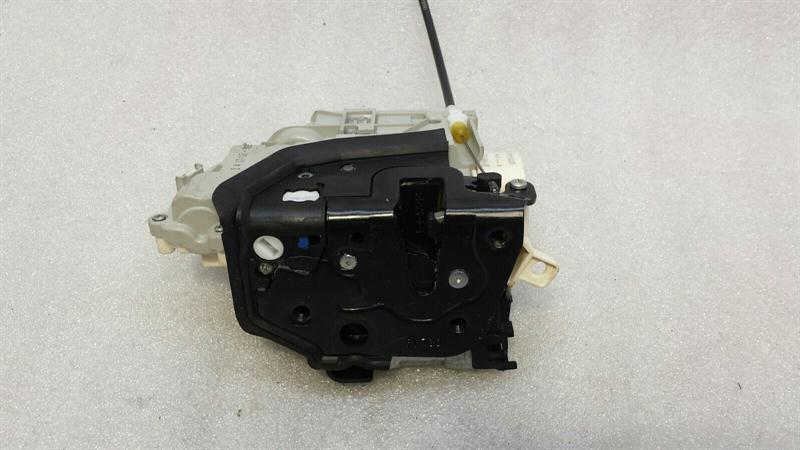 Audi A4 8W rear left door lock 4G0839015F door lock rear left