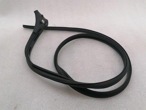 Porsche Taycan 9J Door Seal 9J0853912A Door Seals RH