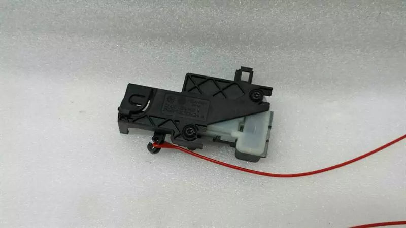 Mercedes E Class W212 Fuel Cap Actuator A2048200072 Actuator Fuel Filler Cap