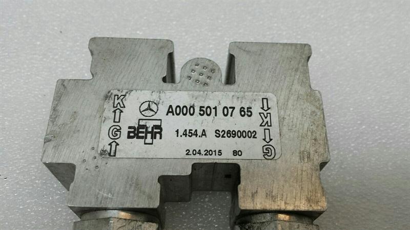 Mercedes E Class W212 Oil Thermostat A0005010765 Oil Cooler Thermostat