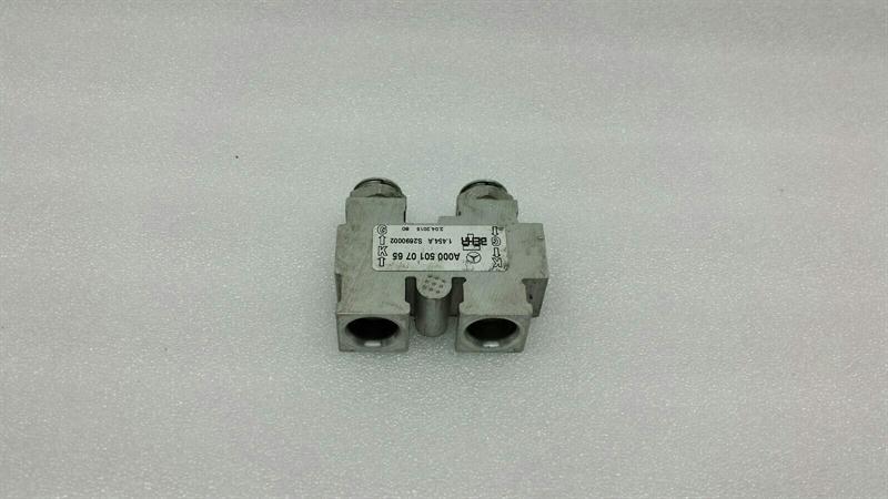 Mercedes E Class W212 Oil Thermostat A0005010765 Oil Cooler Thermostat
