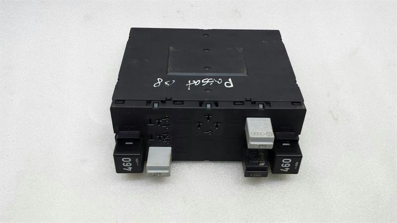 VW Passat 3C 2.0 TDi Fuse Box 3C0937049AE on-board power control unit