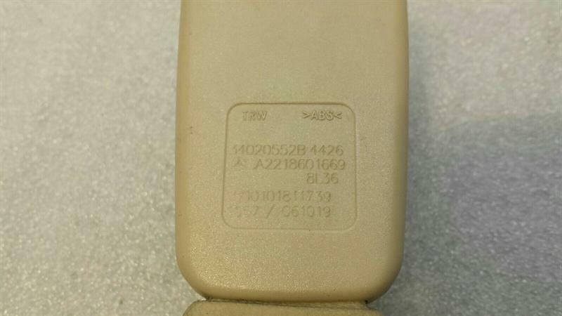 Mercedes S-class W221 Right Front Seatbelt Tensioner A2218601669 Seat Tramp VR