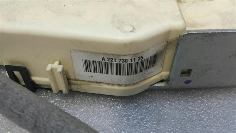 Mercedes S-Class W221 rear left door lock A2217301135 door lock rear left