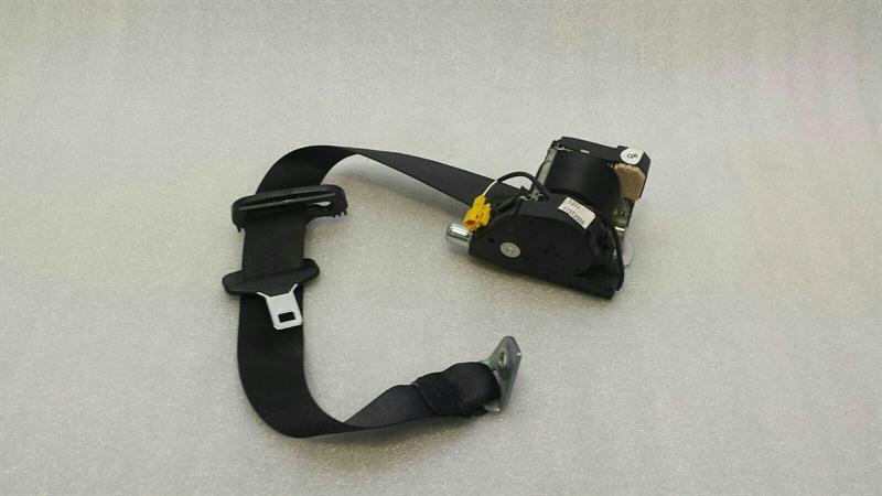 Mercedes S-class W221 rear seat belt A2218602885 seat belt rear right