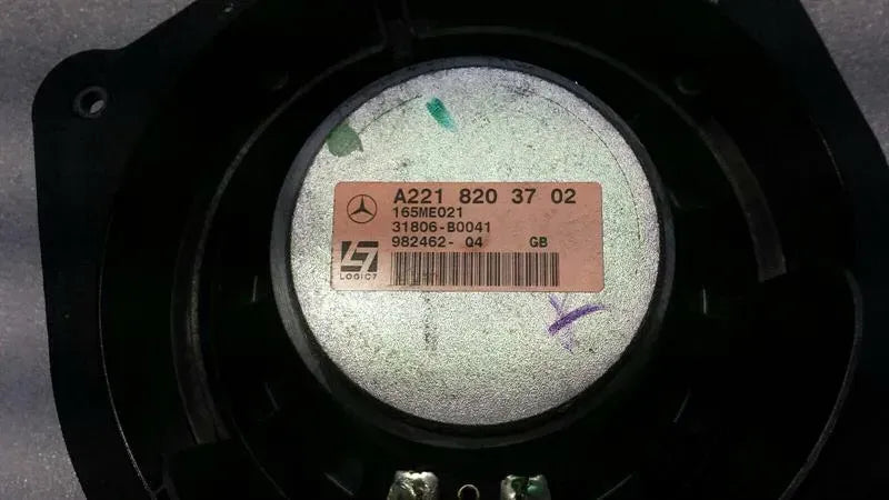 Mercedes S-Class W221 Speaker A2218203702 Speaker Harman Kardon L7