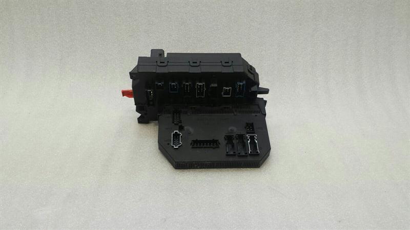 Mercedes S-Class W221 Fuse Box A2215402862 Fuse Box SAM