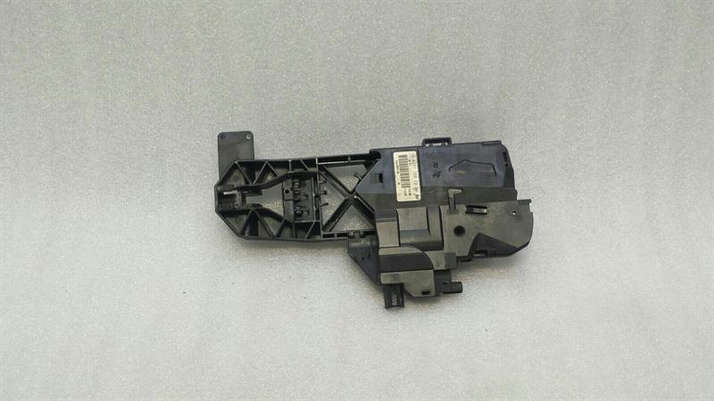 Mercedes S-Class W221 FRH Handle Carrier A2217601234 Door Handle Carrier Front RE