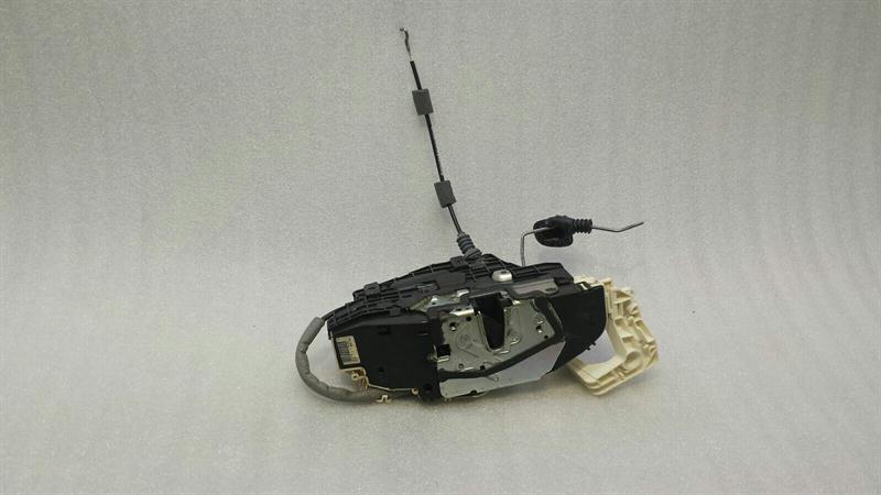Mercedes S-Class W221 front right door lock A2217200835 door lock front right