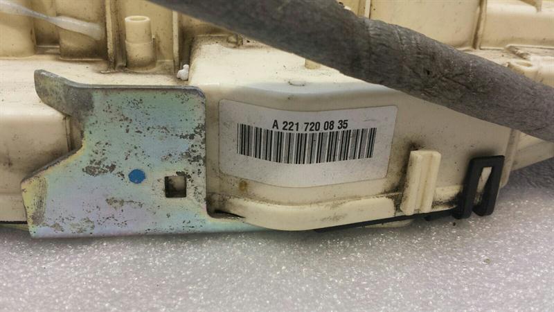 Mercedes S-Class W221 front right door lock A2217200835 door lock front right
