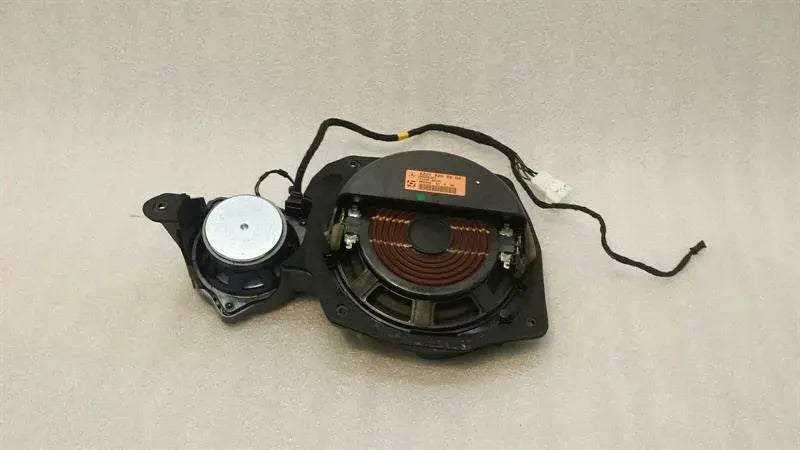 Mercedes S-Class W221 Front Right Speaker A2218205902 Speaker Front Right