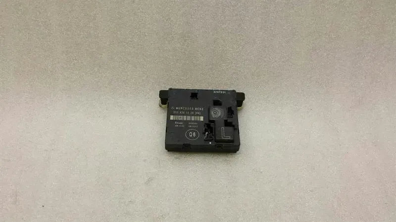 Mercedes E Class W211 E500 RLH Door Module A2118201526 Door Control Unit HL