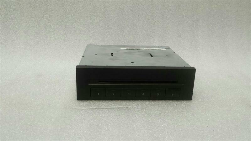 Mercedes E Class W211 E500 CD Changer A2118202489 CD Changer