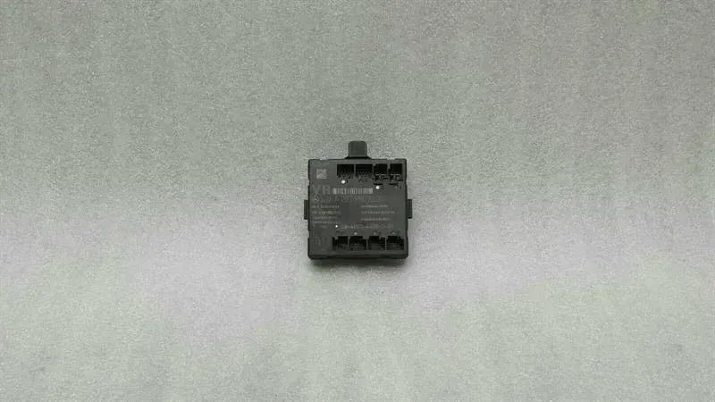 Mercedes E Class W207 C207 Right Door Module A2079001200 Door Control Unit Right