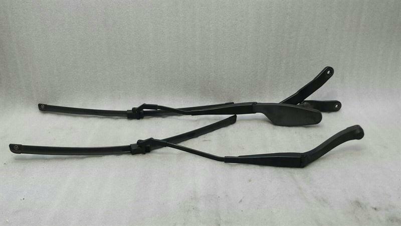Mercedes E Class W207 RHD Wiper Arm A2078200544 Right Hand Drive Set