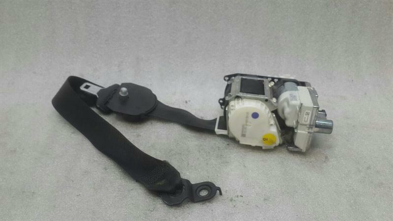 Mercedes R Class W251 FRH Seatbelt A2518602886 Seat Belt Strap Front Right