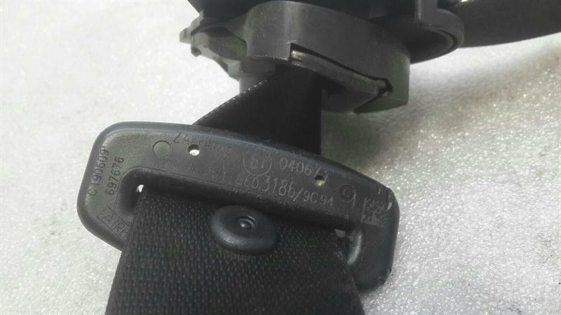 Mercedes R Class W251 FLH seatbelt A2518603186 seat belt front left