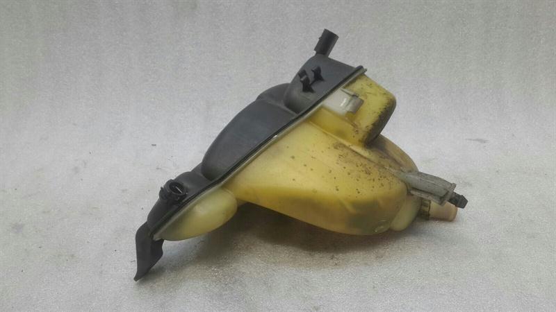 Mercedes R Class W251 Expansion Tank A2515000049 Expansion Tank Coolant.