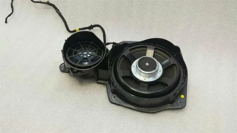 Mercedes S-Class W221 Front Left Door Speaker A2218205902 Loudspeaker Front Li