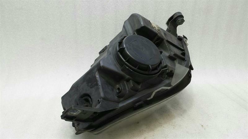 Mercedes R Class W251 Right Headlamp A2518200661 RHD Halogen RIGHT HANDLE