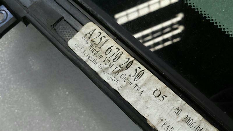 Mercedes R Class W251 Left Rear 1/4 Glass A2516702950 Door Window 1⁄4 Rear Left