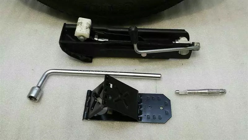 Mercedes W221 spare wheel A2214000202 emergency wheel reserve wheel 4.5Wx18H2 ET35 saver kit
