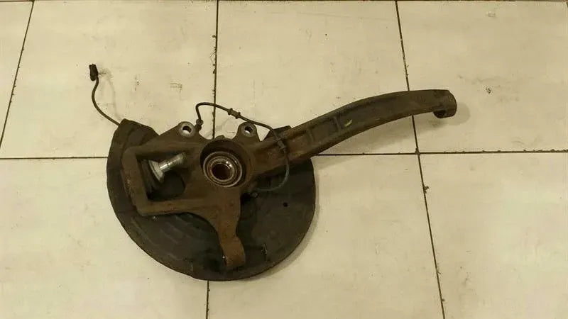 Mercedes R Class W251 Left Front Hub A2513300720 Wheel Bearing Housing Front Left