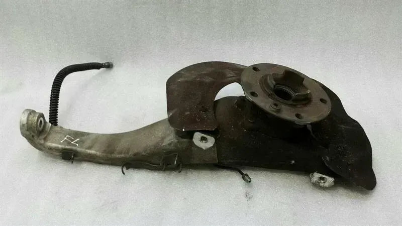 Porsche Cayenne 958 92A Left Front Hub 7P0407245A Wheel Bearing Housing Front Left