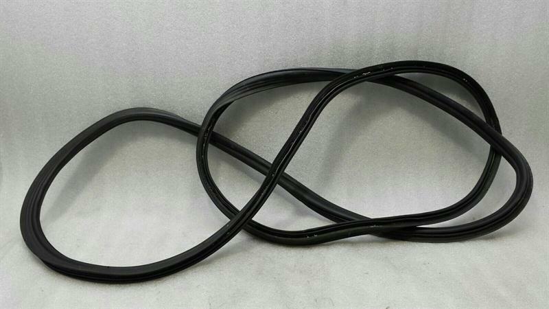 Porsche Cayenne 958 Boat Seal 7P5827705G Tailgate Seal