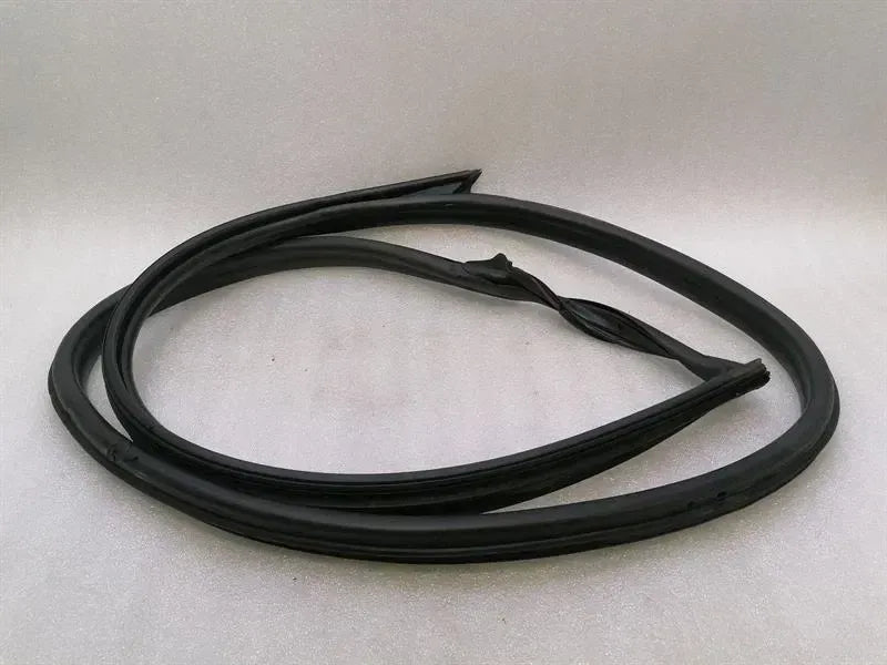 Porsche Cayman 718 Door Seal 98153707602 Right Door Seals