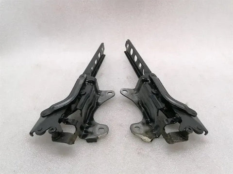 Porsche Macan 95B Bonnet Hinge Set 95B823302E Hood Hinge Set