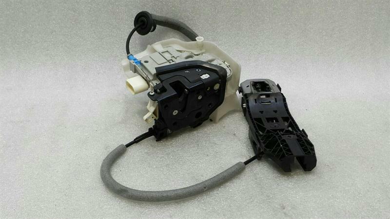 Audi RS3 S3 A3 8V front right door lock 8X2837016B door lock RHD RIGHT HANDLEBAR