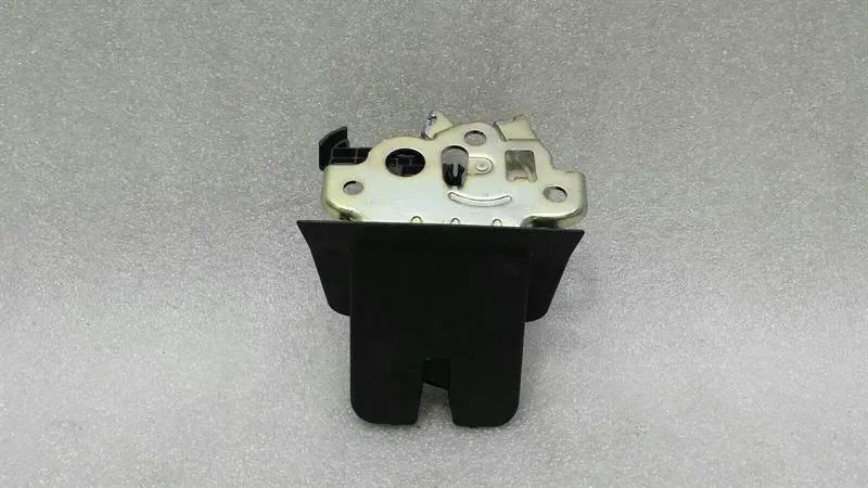 Audi RS3 8V A1 8X Q5 8R boat lock 8R0827505 tailgate lock