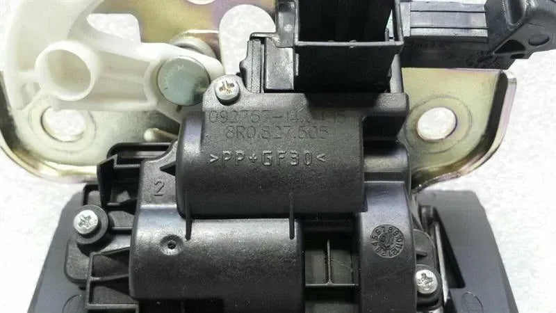Audi RS3 8V A1 8X Q5 8R boat lock 8R0827505 tailgate lock