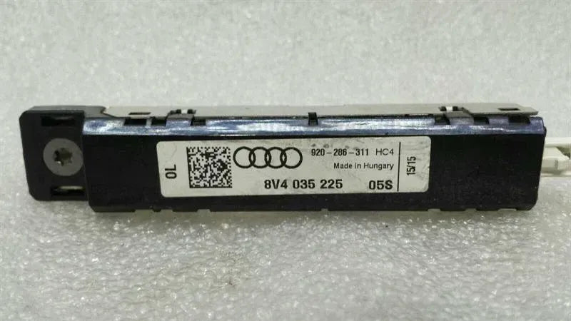 Audi RS3 8V Aerial / Antenna 8V4035225 Antenna
