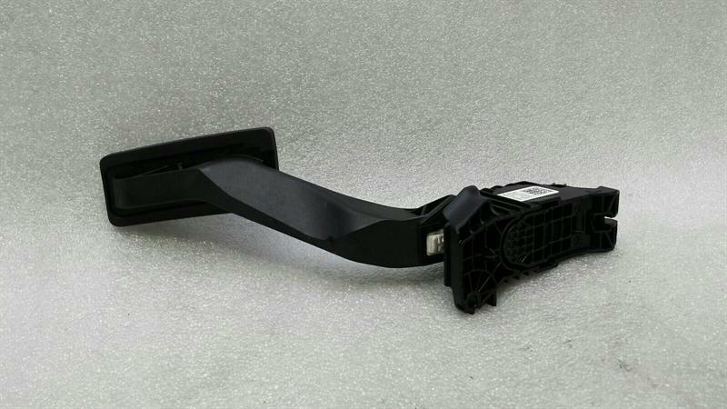 Audi RS3 8V Gas Pedal (Electrical) Set 5Q2723503D RHD RIGHT HANDLEB