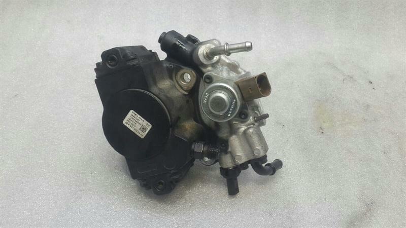 Mercedes C W205 Fuel Pump Mechanical A6510703301 Fuel Pump OM651