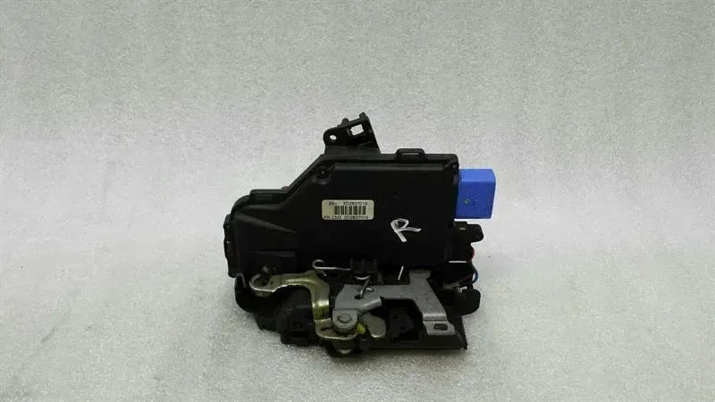 Porsche Boxster 987 RHD right door lock 3D2837016 right handlebar VW