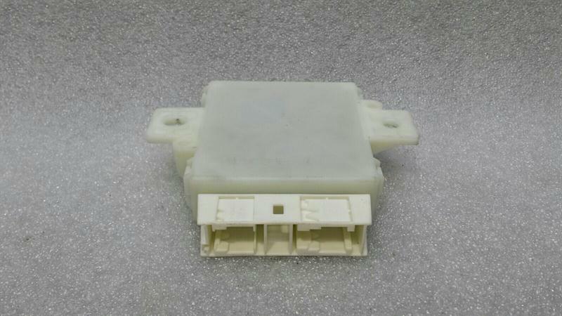 MERCEDES E Class W207 PDC Parking Assist Control Module A2129003704 Steuergerät