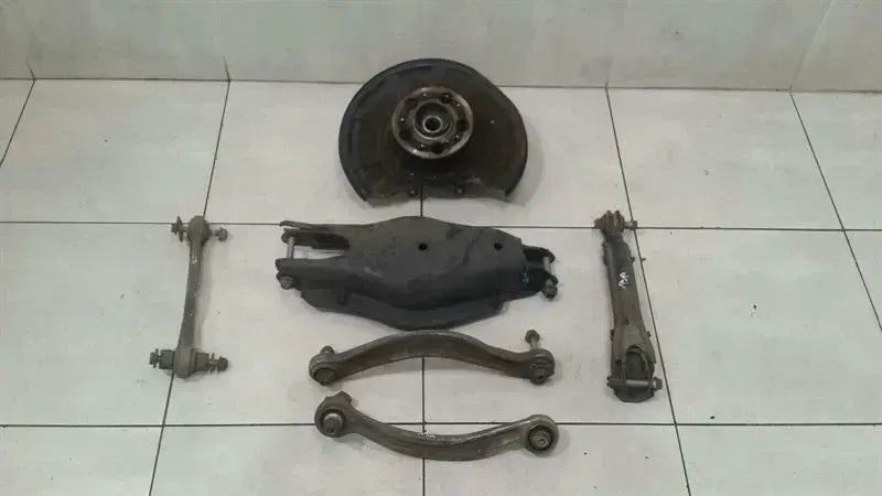 Mercedes E W212 Right Rear Hub A2123500241 Wheel Bearing Housing Rear RE Complete