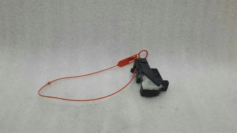 Mercedes E Class W212 Fuel Cap Actuator A2048200072 Actuator Fuel Cap.