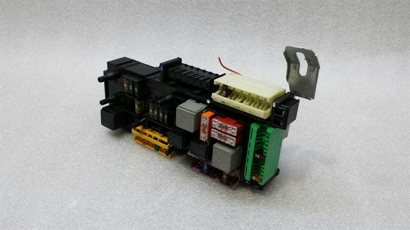 Mercedes E Class W207 Fuse Box A2129000004 Fuse Box
