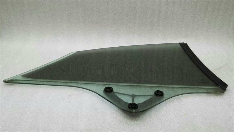Mercedes E Class W207 Left Rear 1/4 Glass A2076700110 Door Window 1/4 Rear Left