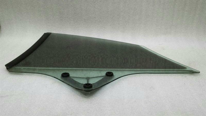 Mercedes E Class W207 Right Rear 1/4 Glass A2076700210 Door Glass 1/4 Rear Right